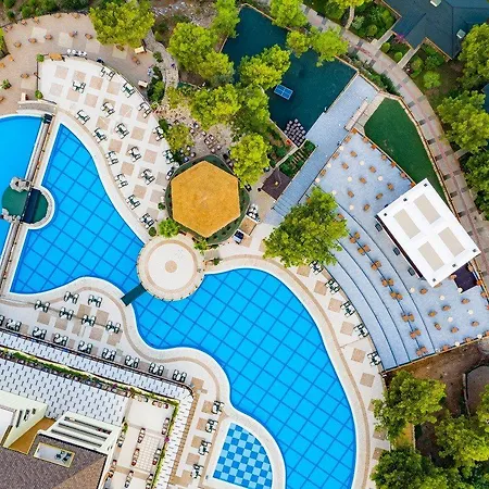 Utopia World Курортный комплекс 5*