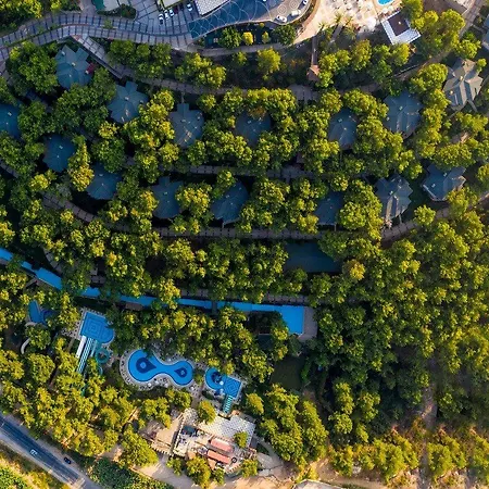 Utopia World Курортный комплекс